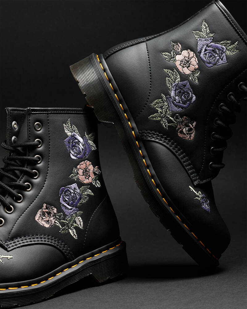 DR MARTENS 1460 Vonda 8 Eye Boot Black Genix Nappa for Mens